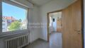 Blick auf Wohnraum und Esszimmer mit Abstellraum