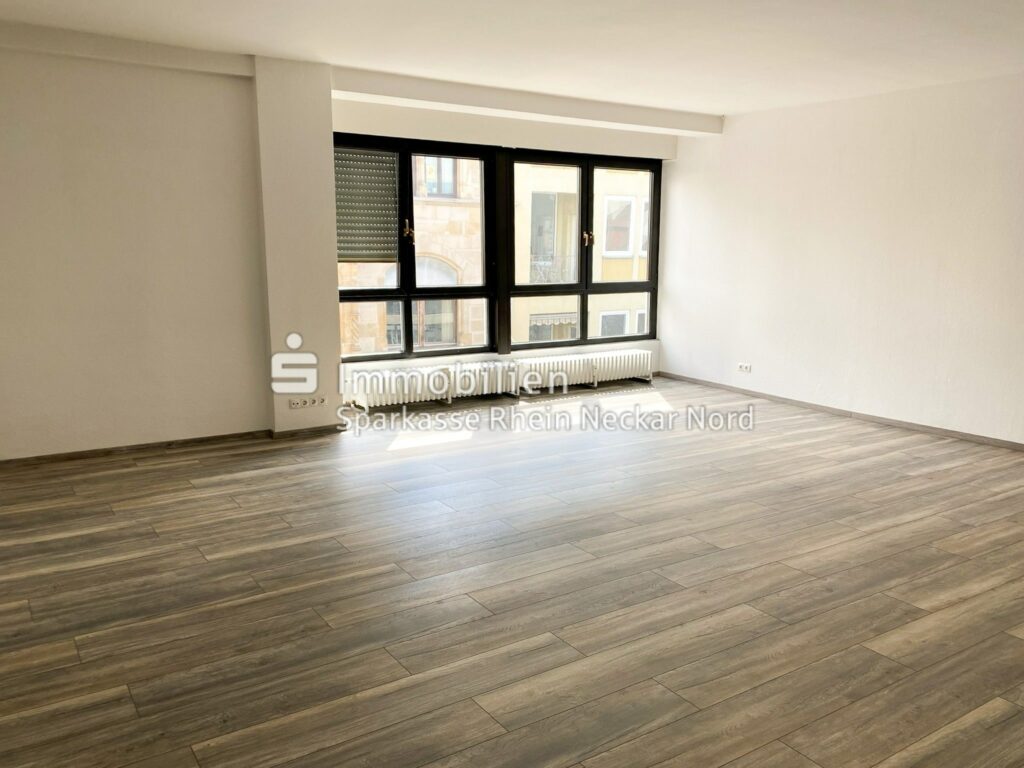 Wohnzimmer aus Perspektive des Wohnungseingangs