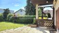 Blick auf den Garten von der Terrasse aus