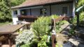 Blick auf Terrasse und Haus
