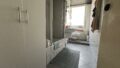 Badezimmer mit Dusche