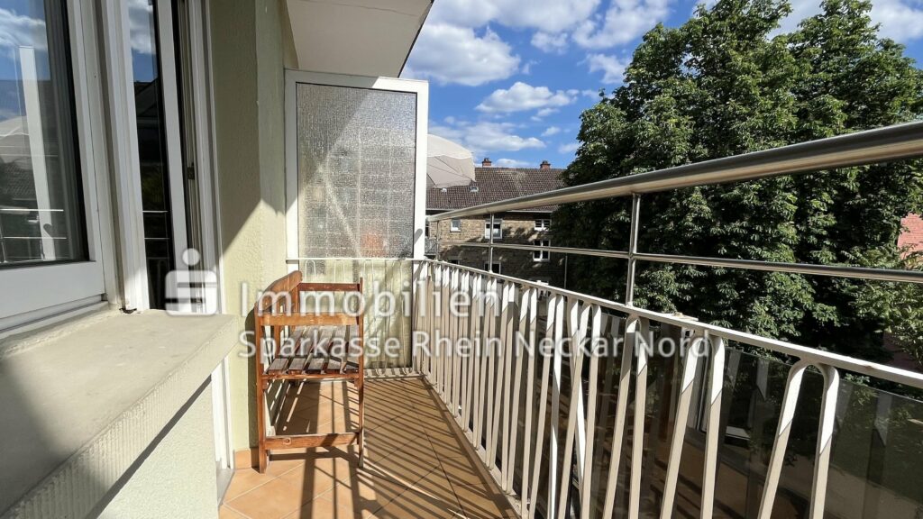 Balkon mit Sitzbank