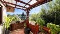 überdachter Balkon
