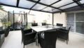 Terrasse mit Zugang zum Garten