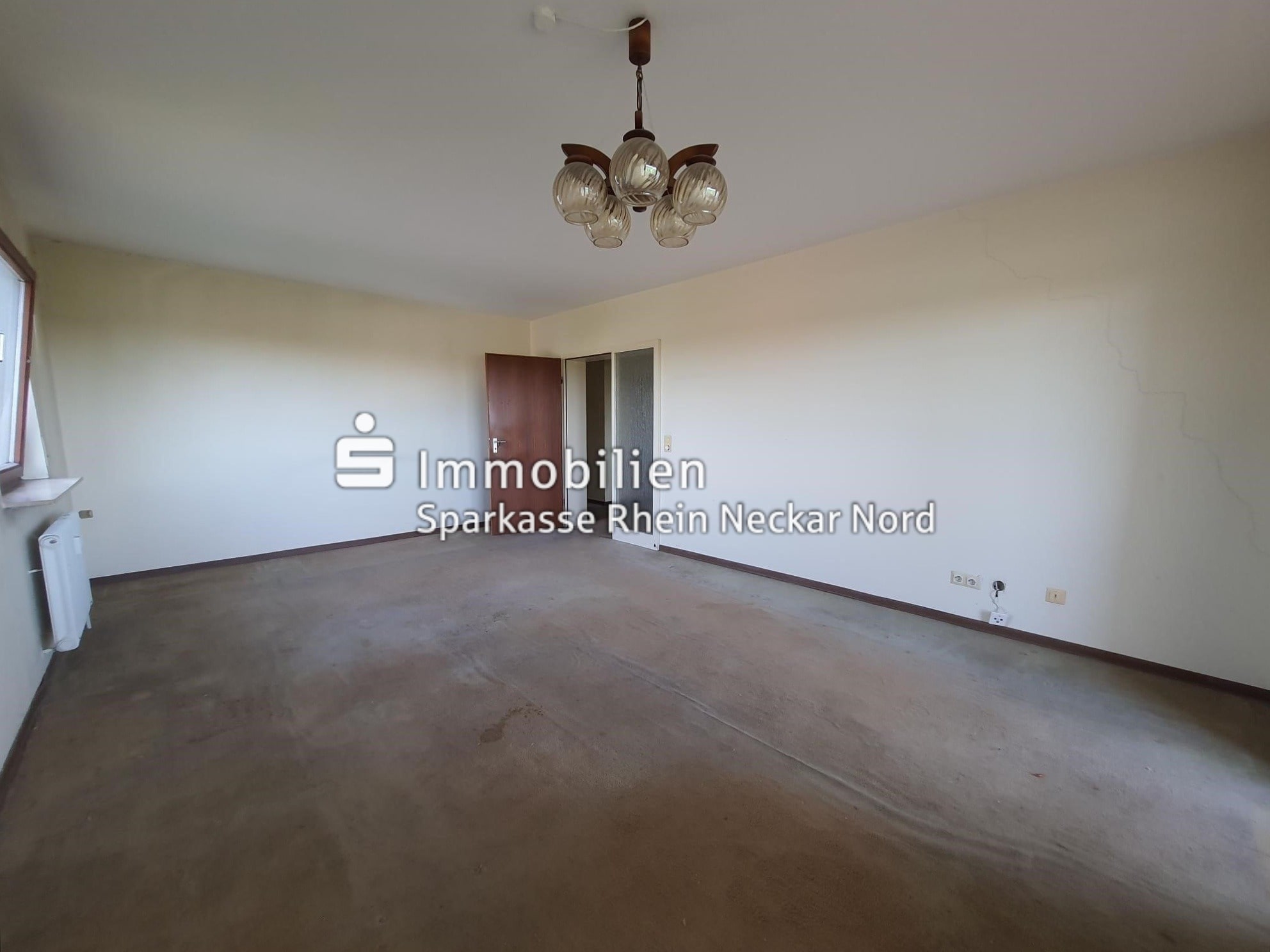 Lichtdurchflutetes Wohnzimmer