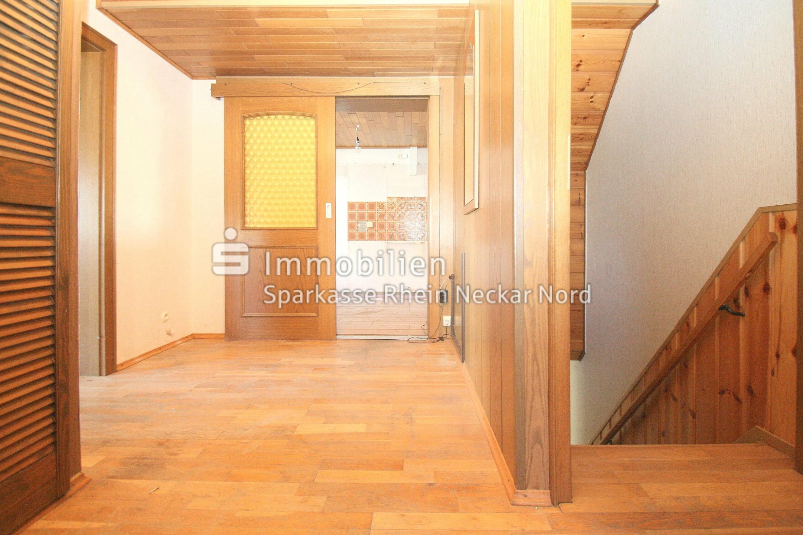 Diele mit Treppe im OG