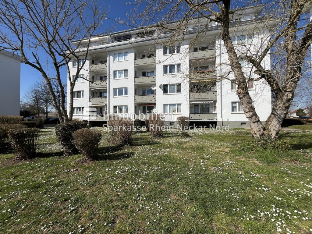 Hausansicht von der Straße aus