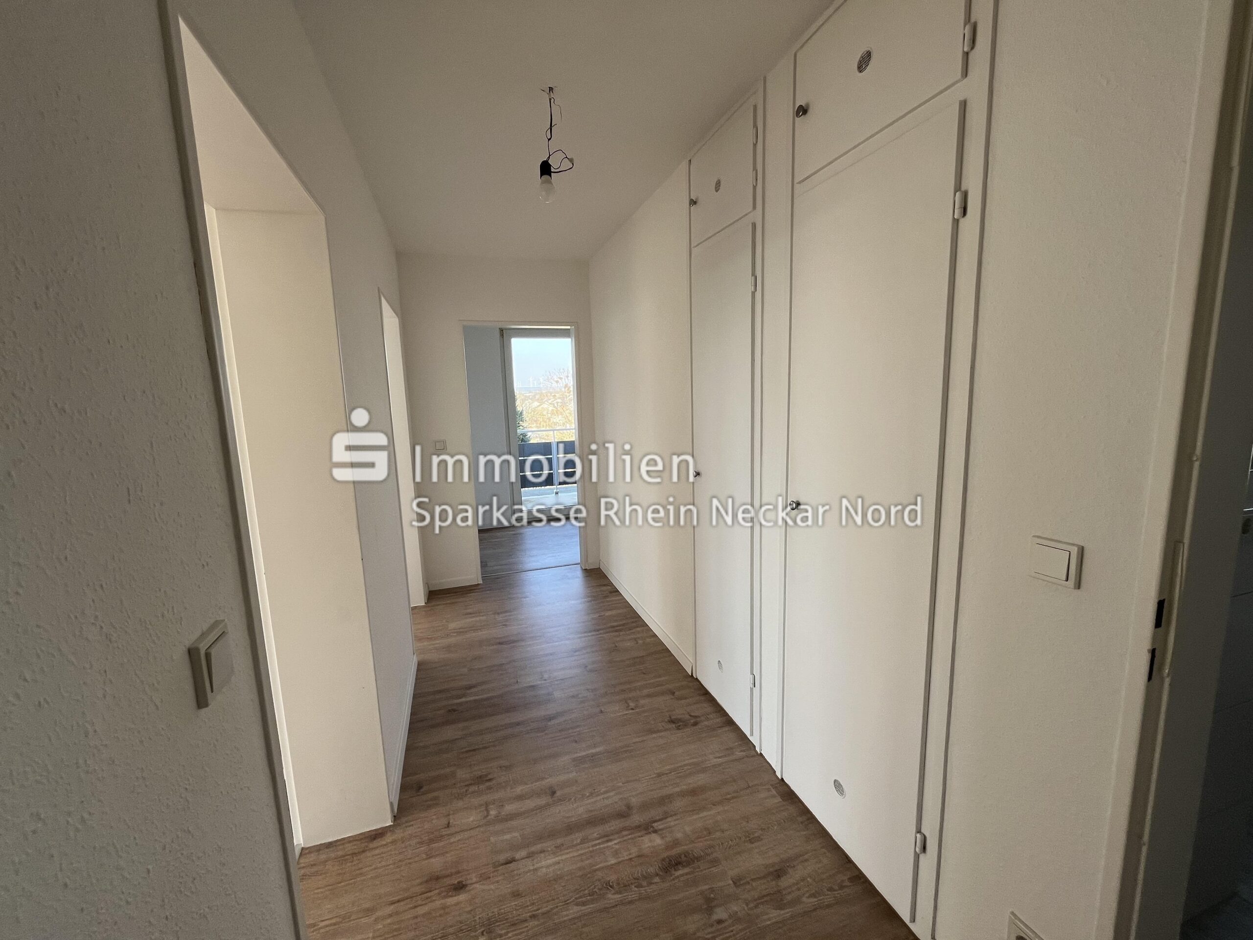 Flur mit Blick zur Küche