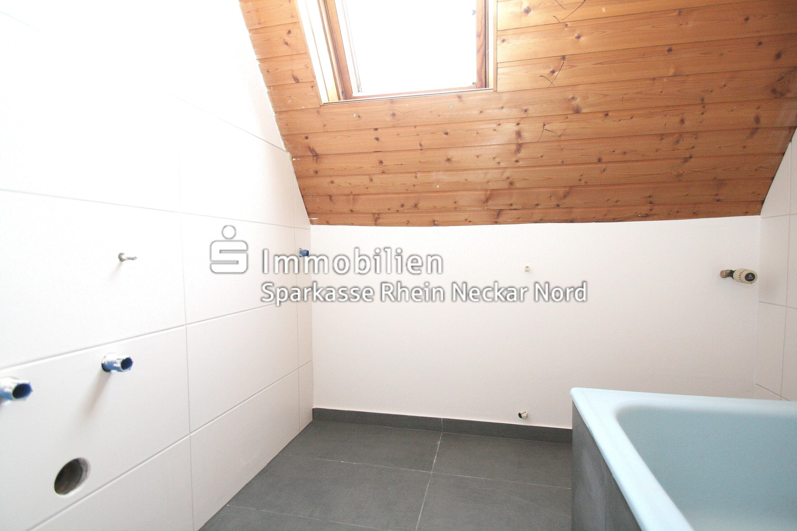 Vorinstalliertes Duschbad DG