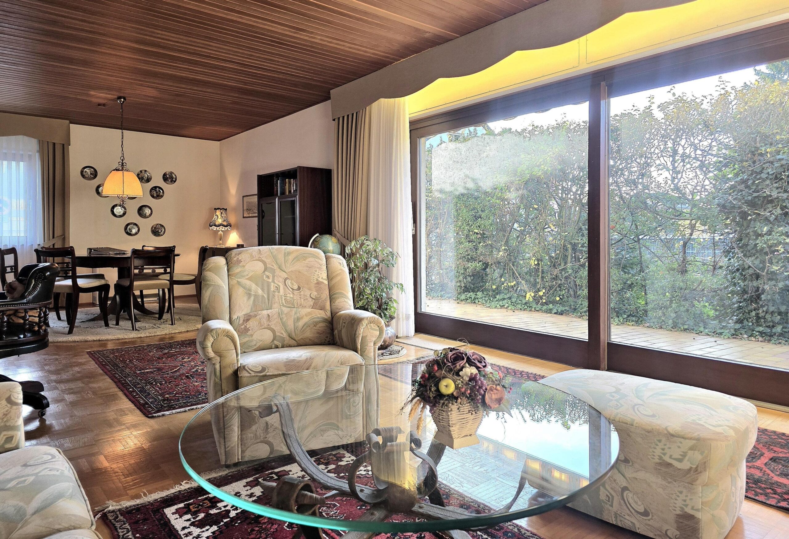 Wohnzimmer mit Terrassenzugang