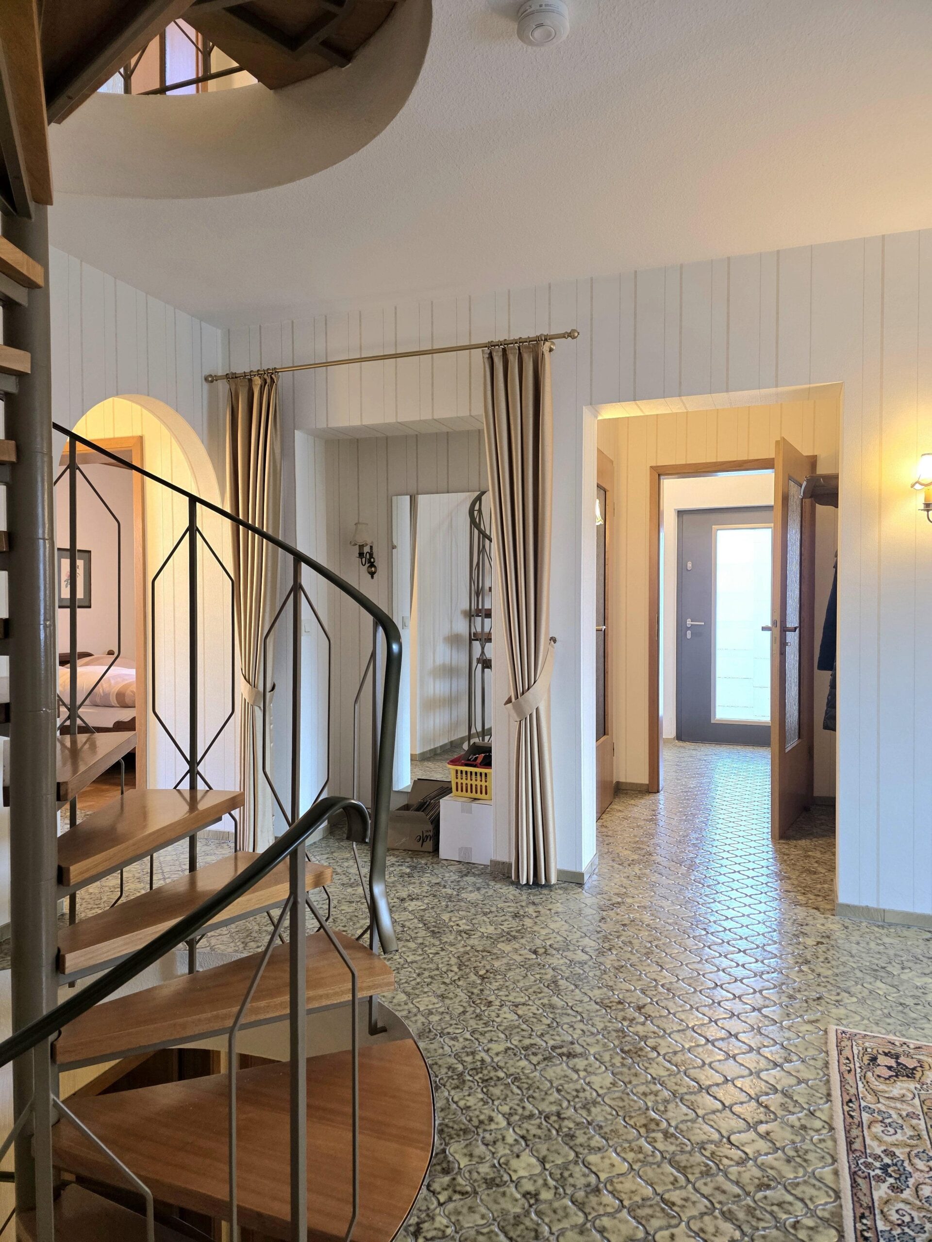 Flur EG mit Blick Hauseingang