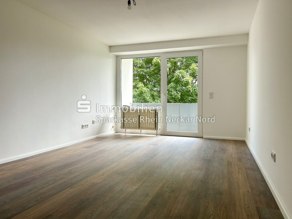 Zimmer Blickrichtung Balkon