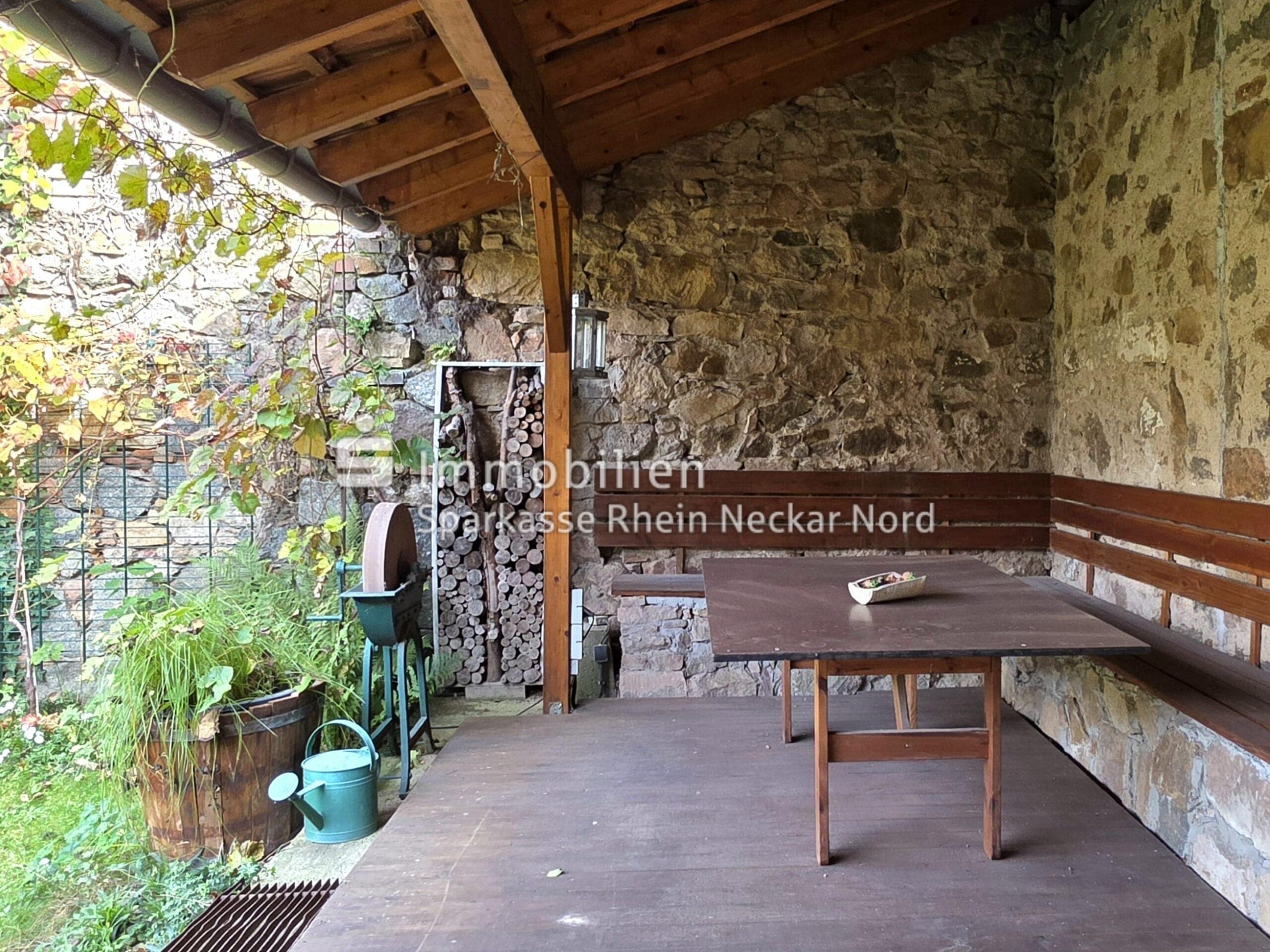 Ansicht auf Sitzgruppe Gartten