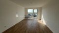 Schlafzimmer mit Blick zum Balkon