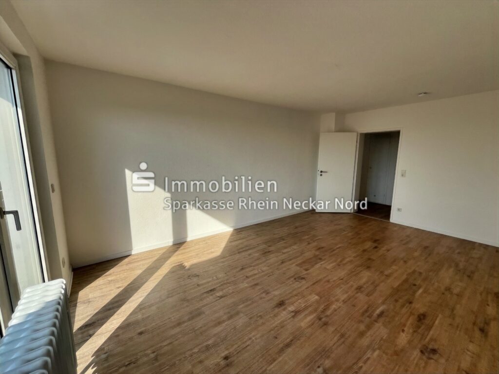 Zimmer mit Blick zum Flur