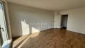 Zimmer mit Blick zum Flur