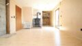 Studio mit Kamin und Balkon